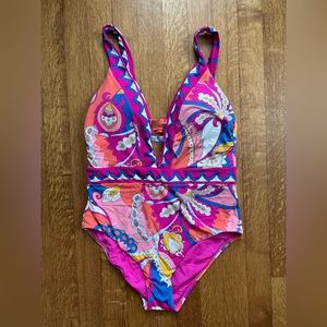 Trina Turk Swimsuit New Without Tags, Never Worn. Low cut, size 10